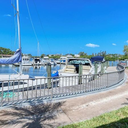 Waterfront Room, Heated Pool, Tiki Bar & Grill Σεϊρασότα Εξωτερικό φωτογραφία