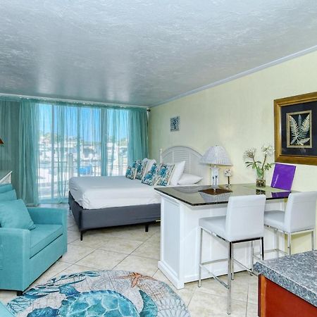 Waterfront Room, Heated Pool, Tiki Bar & Grill Σεϊρασότα Εξωτερικό φωτογραφία