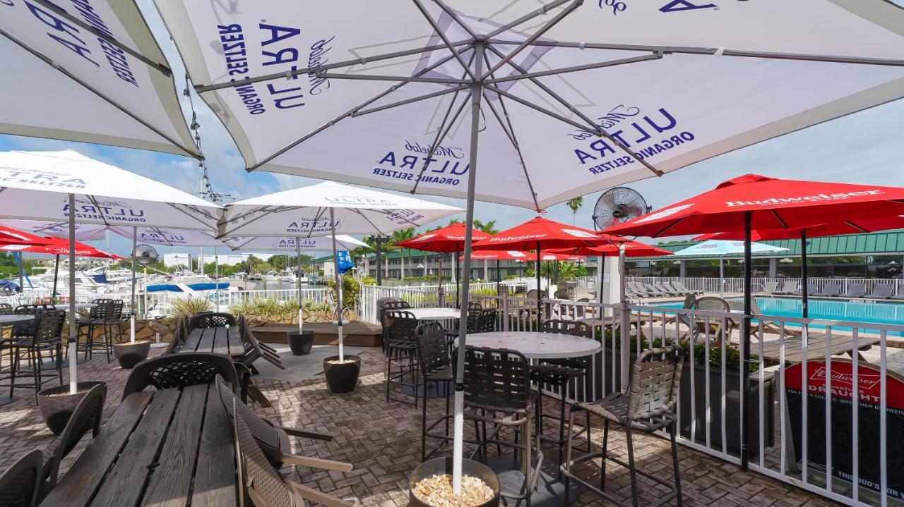 Waterfront Room, Heated Pool, Tiki Bar & Grill Σεϊρασότα Εξωτερικό φωτογραφία
