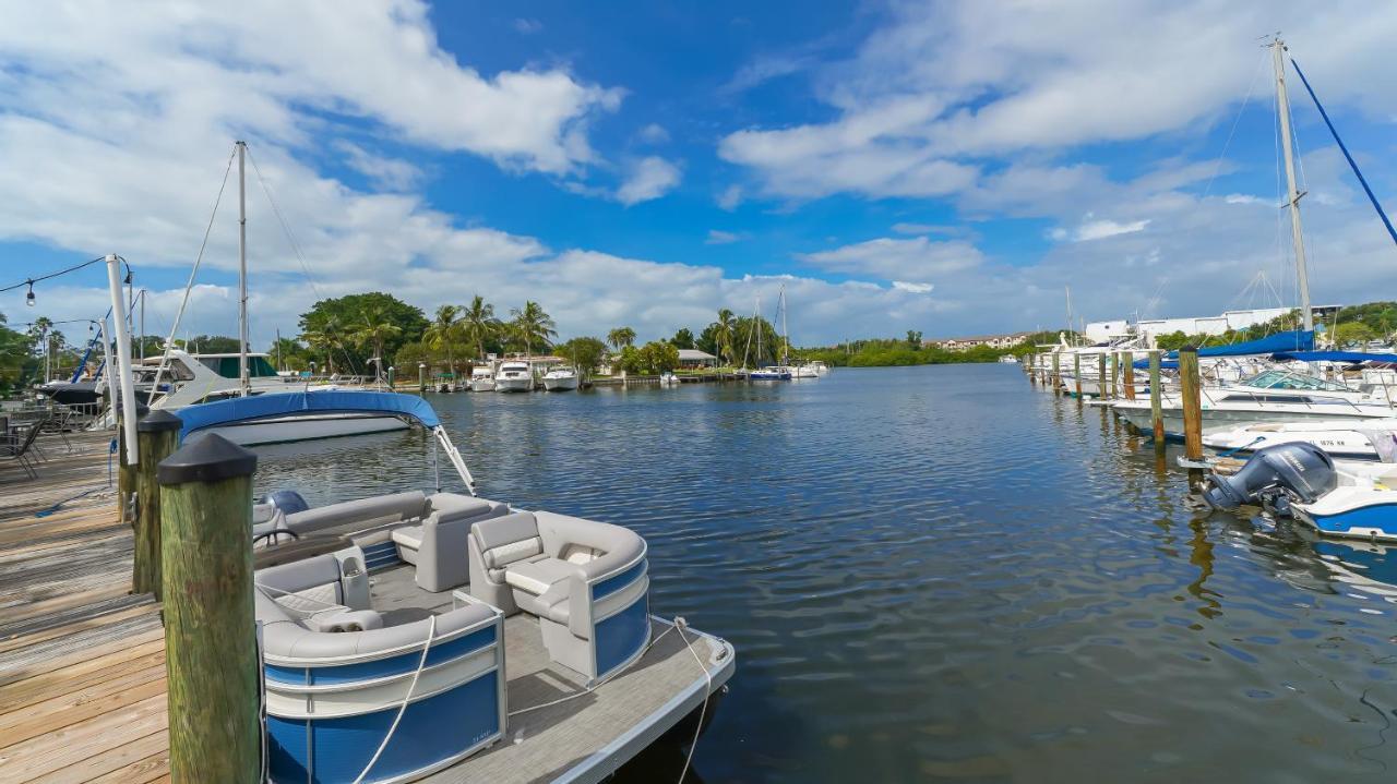 Waterfront Room, Heated Pool, Tiki Bar & Grill Σεϊρασότα Εξωτερικό φωτογραφία