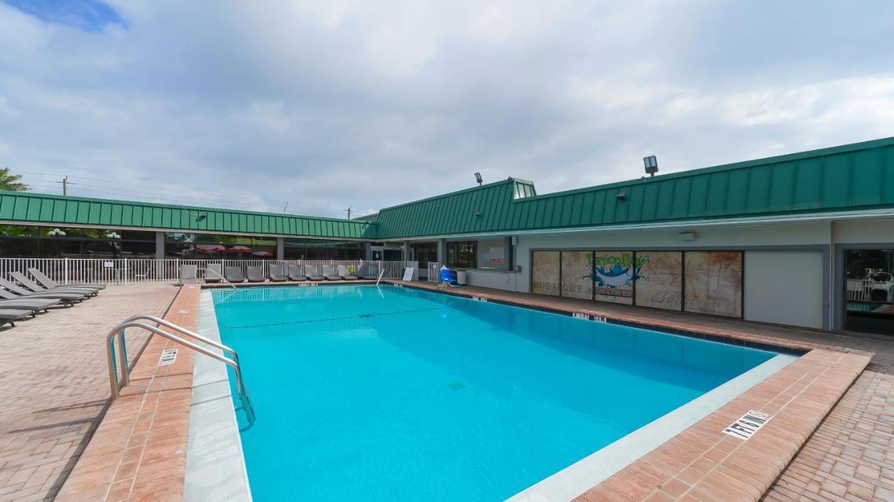 Waterfront Room, Heated Pool, Tiki Bar & Grill Σεϊρασότα Εξωτερικό φωτογραφία