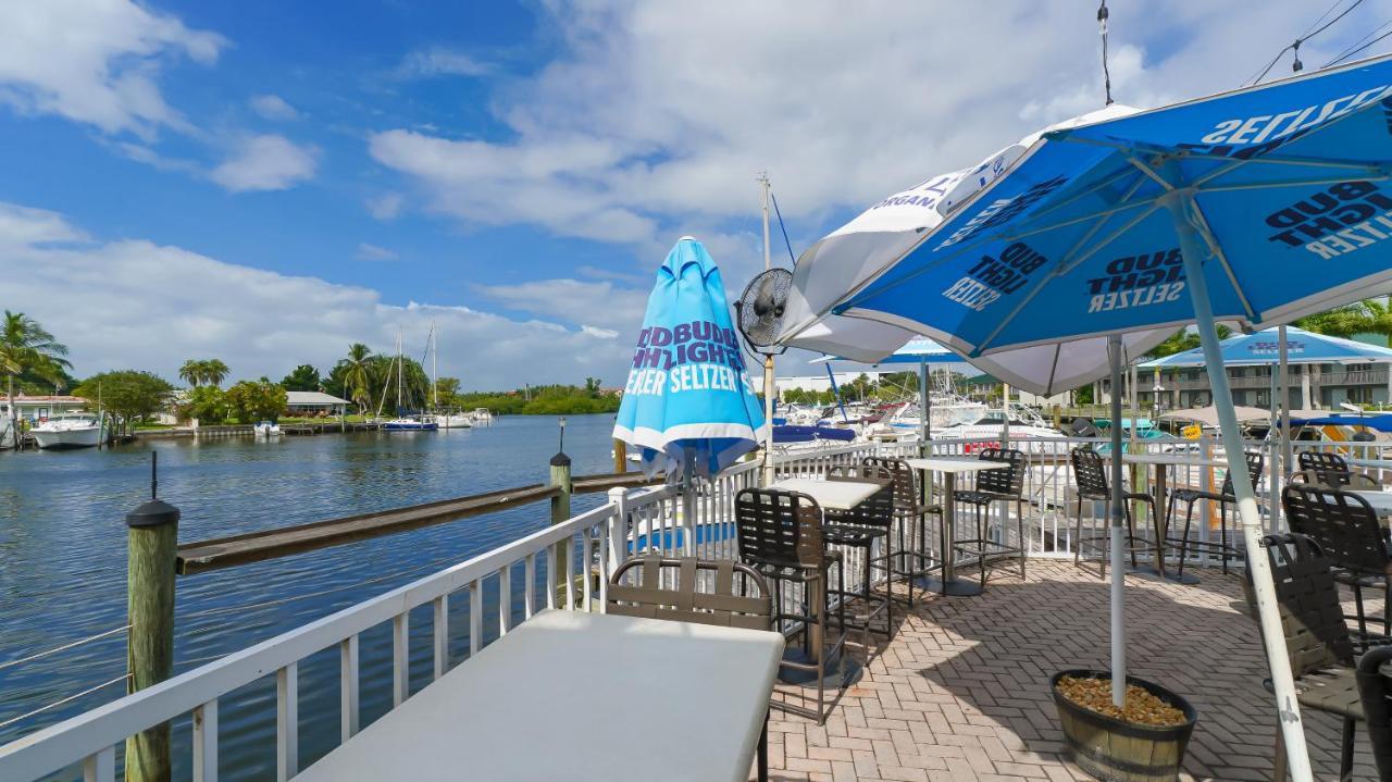Waterfront Room, Heated Pool, Tiki Bar & Grill Σεϊρασότα Εξωτερικό φωτογραφία