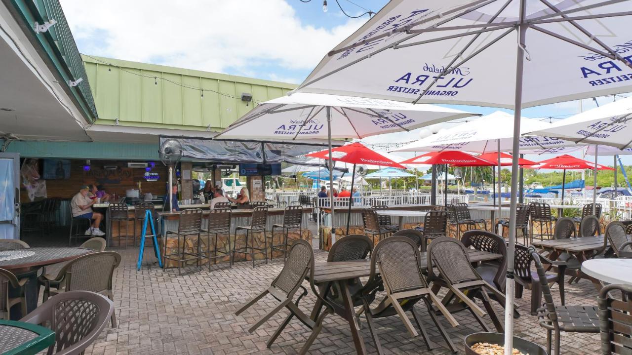 Waterfront Room, Heated Pool, Tiki Bar & Grill Σεϊρασότα Εξωτερικό φωτογραφία